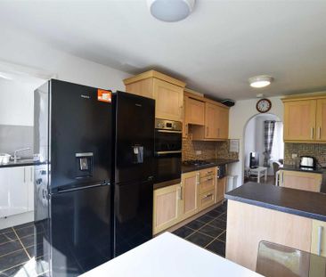 1 bedroom in a house share to rent - Photo 6