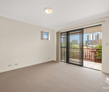 Huge Two Bed With City Views - Photo 1