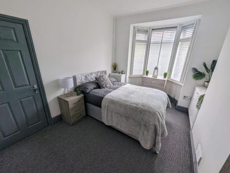 1 bedroom in a house share to rent - Photo 4