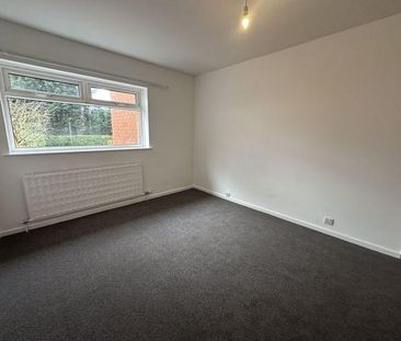 3 bedroom semi-detached bungalow to rent - Photo 4