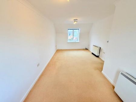 2 bedroom Flat To Let - Photo 2