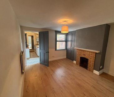 2 bedroom terraced house to rent - Photo 4