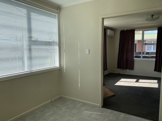Cosy 2 Bedroom Home in Clouston Park - Photo 1