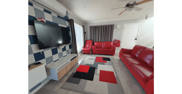 Double storey 4 bedroom 450 per week available 1 Dec - Photo 1