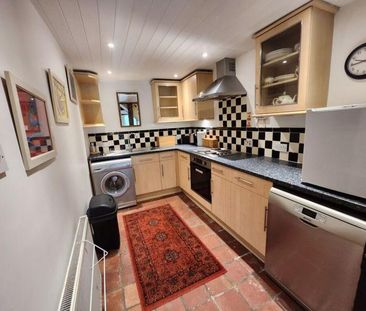 2 bedroom semi-detached house to rent - Photo 4