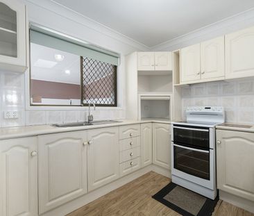 Spacious Family Home! - Photo 3