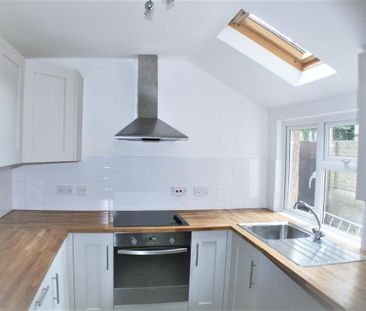 3 bedroom terraced house to rent - Photo 5
