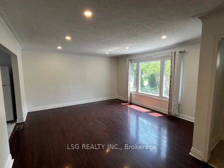 Property For Lease | N9053021 - Photo 5