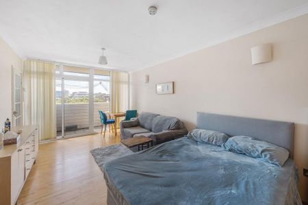 Studio to rent - Photo 2