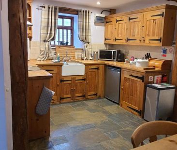 2 bedroom semi-detached house to rent - Photo 6