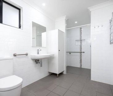 Spacious home in a prime location! - Photo 2