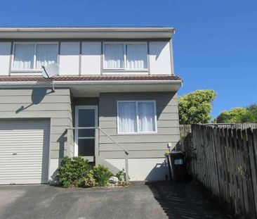 Sunny Two-Level Townhouse – Perfect for a Smal... - Photo 5