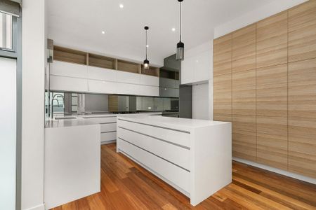 16 University Street, Carlton VIC 3053 - Photo 4