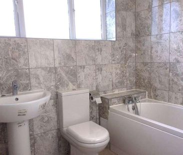 Kennet Close, Riverdene, Basingstoke, Hampshire, RG21 - Photo 4