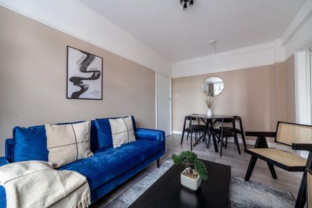 2 bedroom flat to rent - Photo 4