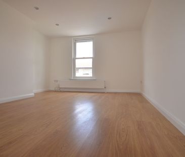 2 bedroom terraced to rent - Photo 4