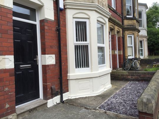 3 Bedroom Apartment, Buston Terrace Jesmond - Photo 1