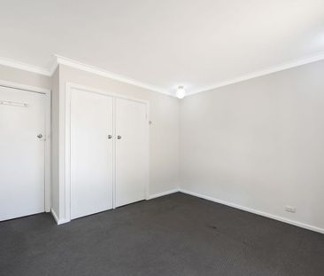 Spacious Family Living in a Prime Hamersley Location - Photo 2