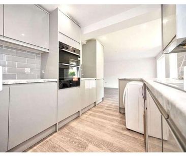 Buckinghamshire Dr, Luton, Bedfordshire, LU2 - Photo 2