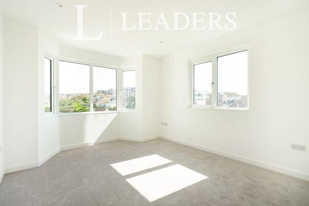 3 bedroom flat to rent - Photo 1