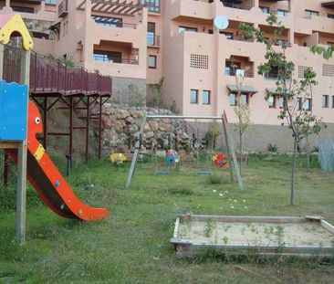 Alquiler de piso en Calle Cristóbal Colon - Photo 4