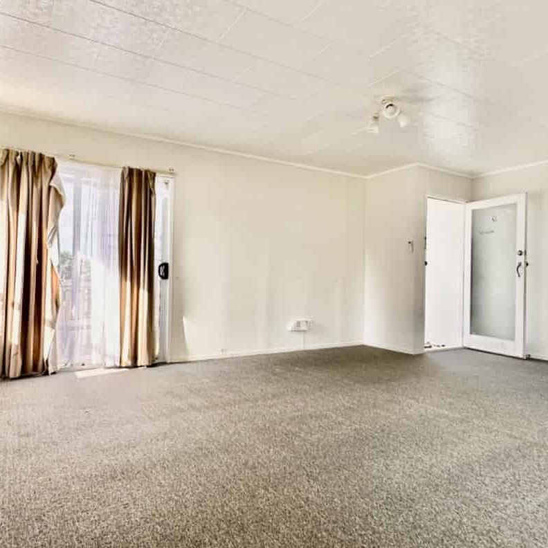 Neat and tidy home - Photo 1