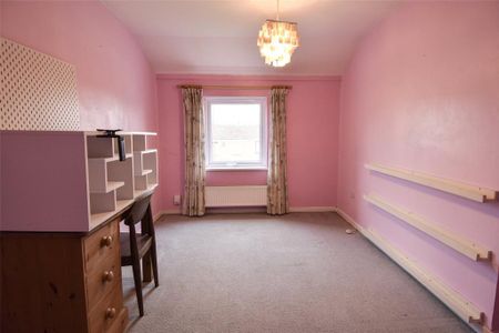 2 bedroom end of terrace house to rent - Photo 5