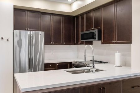 For Lease - 570 Lolita Gardens Unit# 325, Mississauga, Ontario - Photo 2