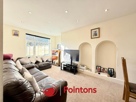 3 bedroom end of terrace house to rent - Photo 2