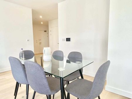 Elephant Park 4 (Whole Property) Room 1 - Photo 4