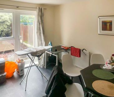 4 bedroom terraced house to rent - Photo 3