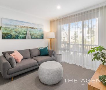 Modern Townhouse Living Amongst Bushland - Photo 4