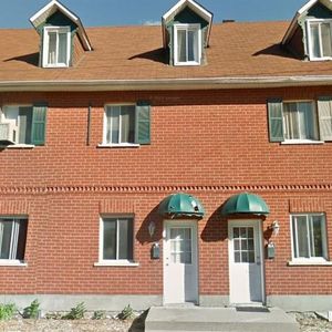 144 Rue Champlain (Hull) Studio Avec Four/ Réfrigérateur /wifi Inclus - Photo 2