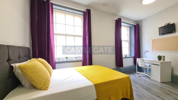 1 bedroom in a flat share to rent - Photo 1