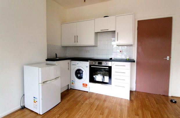 Studio to rent - Photo 1