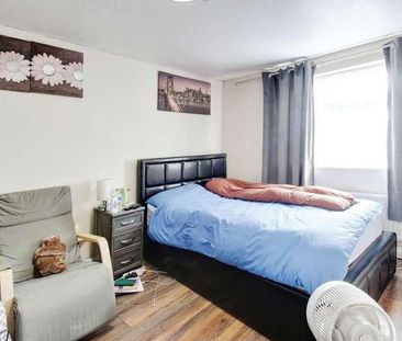 St Clement Close, Uxbridge, UB8 - Photo 5