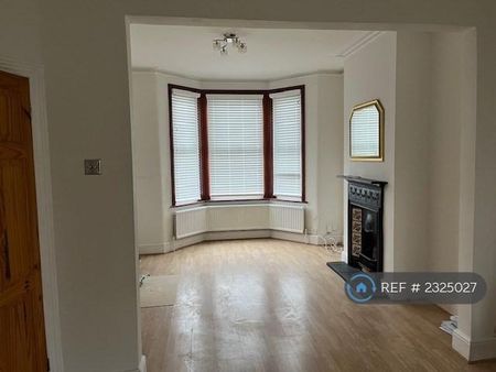 4 bedroom terraced house to rent - Photo 3
