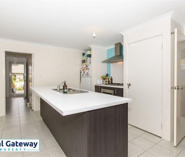 2 Lagoon Pass, BALDIVIS WA 6171 - Photo 5