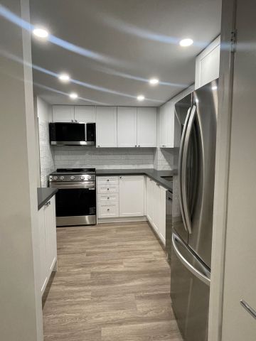 For Lease - 2091 Hurontario Street Unit# 806, Mississauga, Ontario - Photo 3