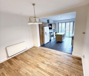 4 bedroom semi-detached house to rent - Photo 5