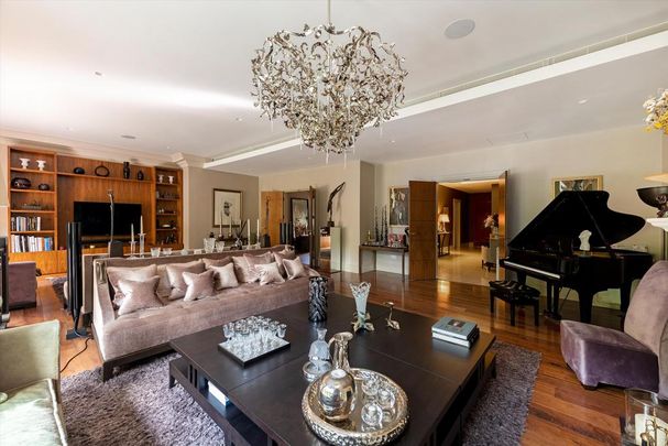 3 bedroom flat to rent - Photo 1