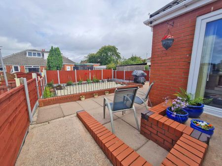 Carlton Way, Royton - Photo 4