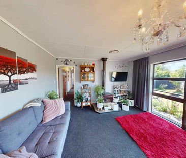 Feilding - 3 bedrooms - Photo 2