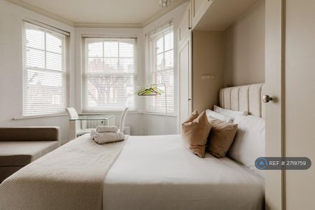 Studio to rent - Photo 3