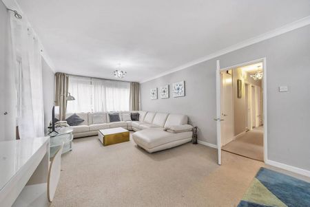 2 bedroom flat to rent - Photo 2