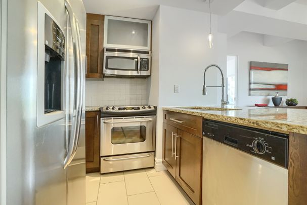 Condo for rent, Montréal (Ville-Marie) - Photo 1