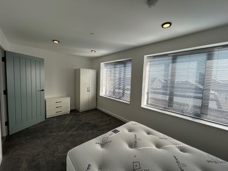 Burlington Square, Chesterfield - Photo 4