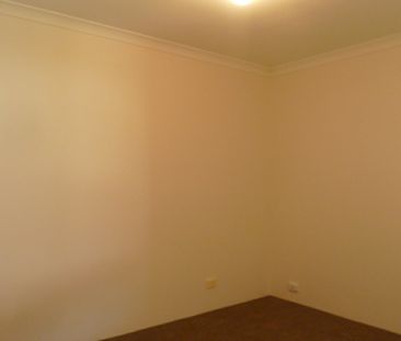 Perfectly located. - Photo 3