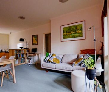 2 Bed, 1 Bath - Photo 3