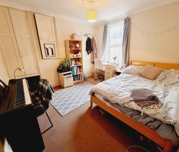8 Bed Student Accommodation - Photo 4